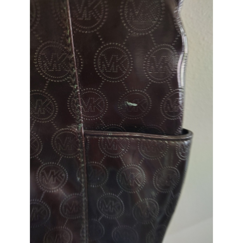 Michael Kors Jet Set Plum Patent Monogram Logo Tote Bag Burgundy Gold Hardware - Picture 3 of 5